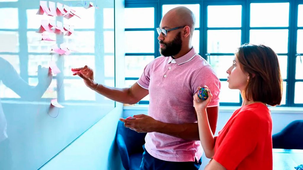 Gestão comercial de produtos e serviços de instituições financeiras